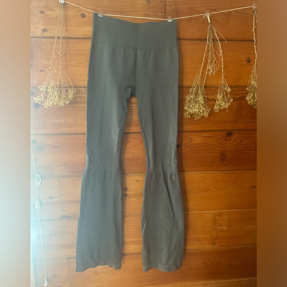 NATURYL by Niykee Hourglass Yoga Pants